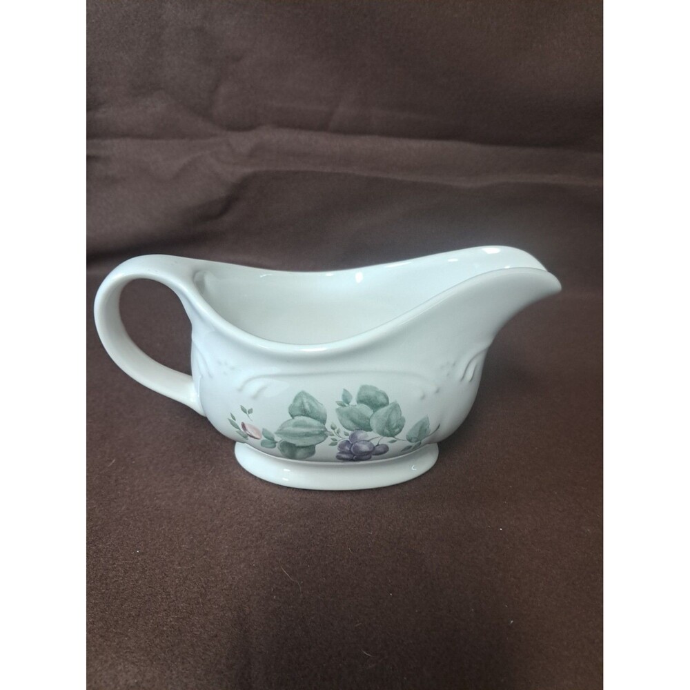Retired Pfaltzgraff Grapevine Gravy Boat